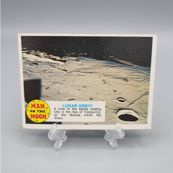 Man on the Moon #98 Lunar Orbit Crease Along Part Of Card 1970 Topps - Picture 1 of 7